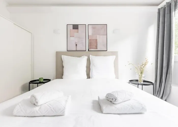 Appartamento With Balcony Next To Buttes Chaumonts Parigi